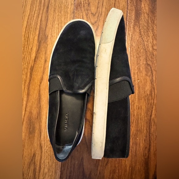 VINCE Blair EUC Black suede size 8.5 - Picture 10 of 10